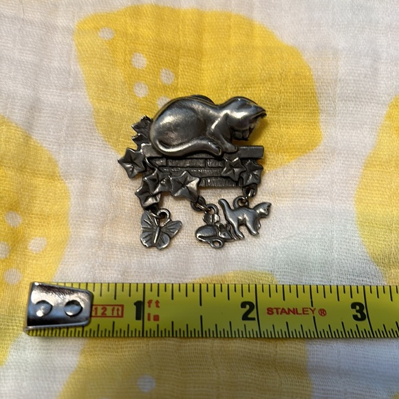 LCD Metal Cat Pin with Charms - Picture 4 of 5